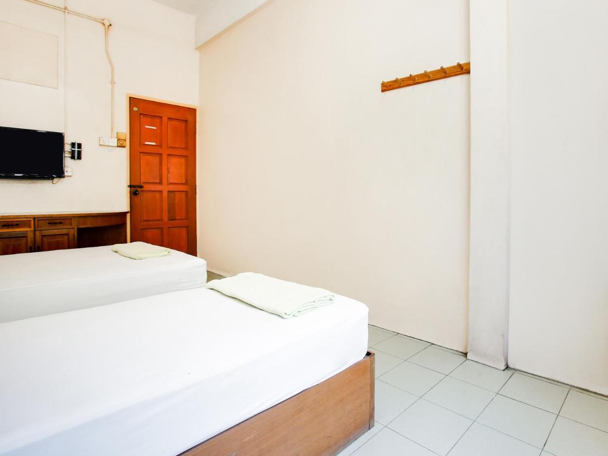 Spot On 89626 Hotel Dinar Sabak Bernam Exterior foto